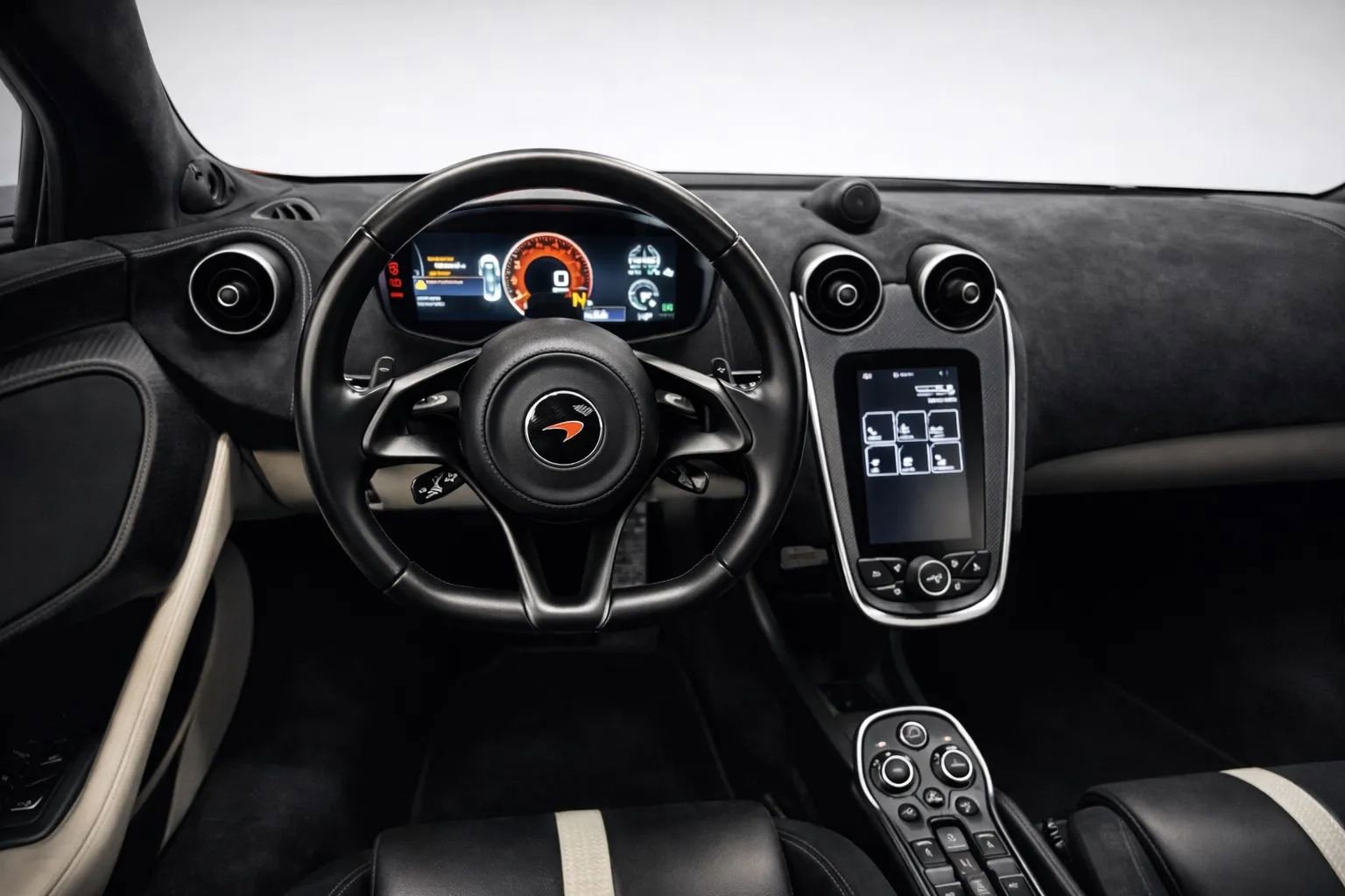 Used 2017 McLaren 570S RWD image 9
