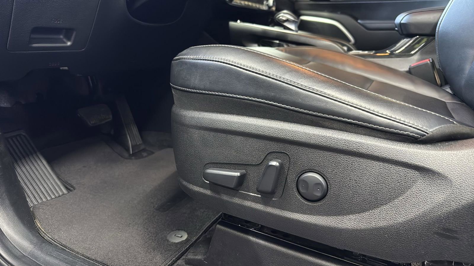 Used 2023 Kia Telluride S image 11