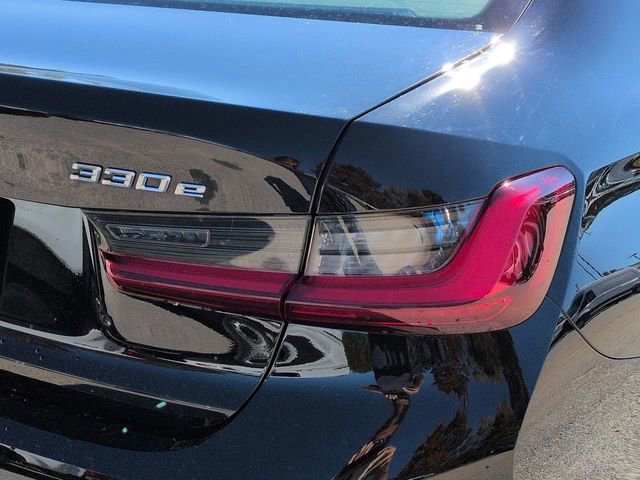 Used 2022 BMW 330e xDrive w/ Premium Package image 13