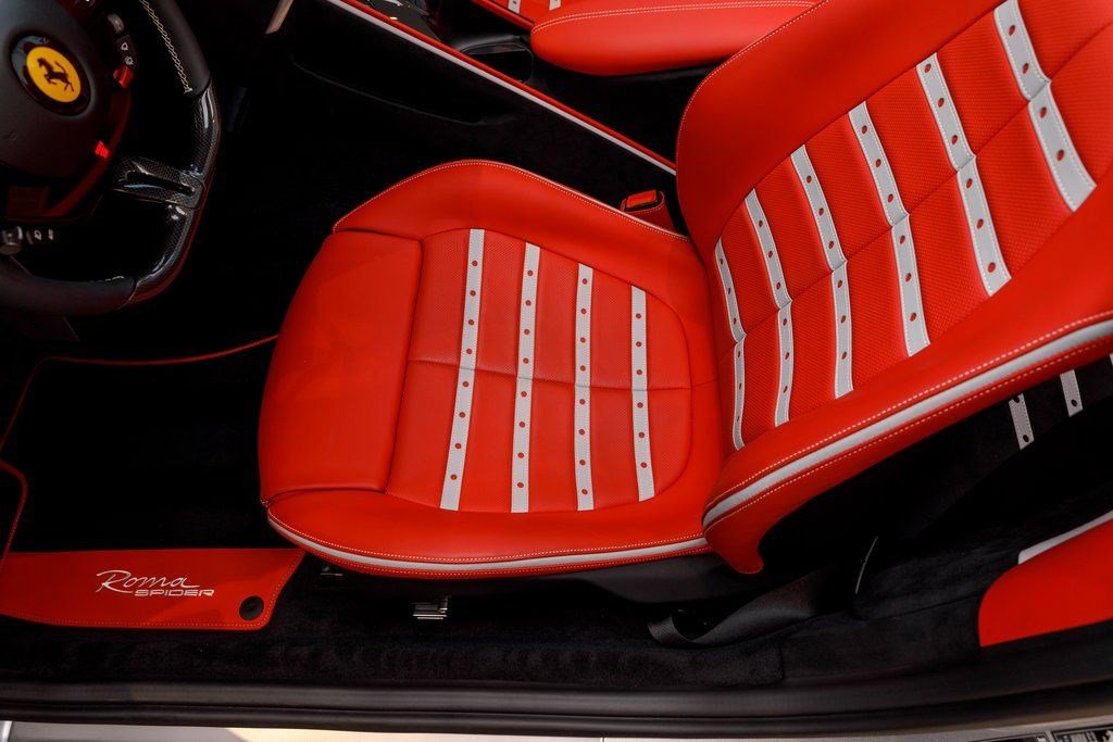 Used 2024 Ferrari Roma Spider RWD image 22