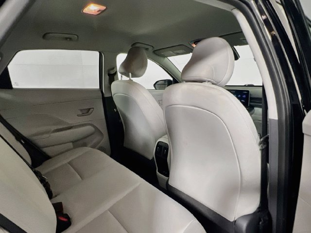 Used 2025 Hyundai Kona SEL FWD image 21