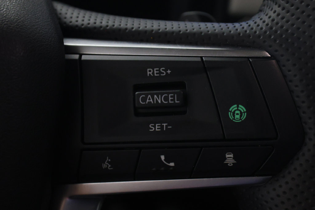 Used 2025 Mitsubishi Outlander AWD image 25