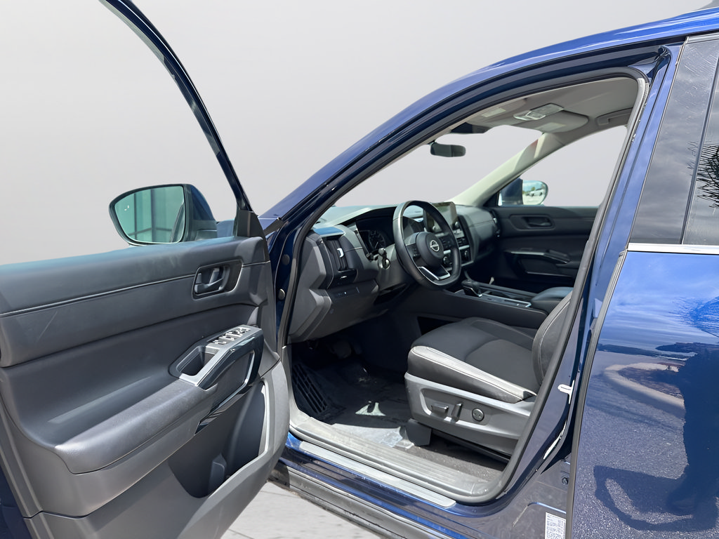 Certified 2024 Nissan Pathfinder SV FWD image 33