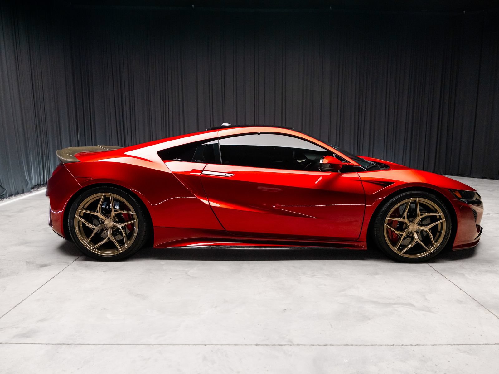 Used 2017 Acura NSX AWD/4WD image 17