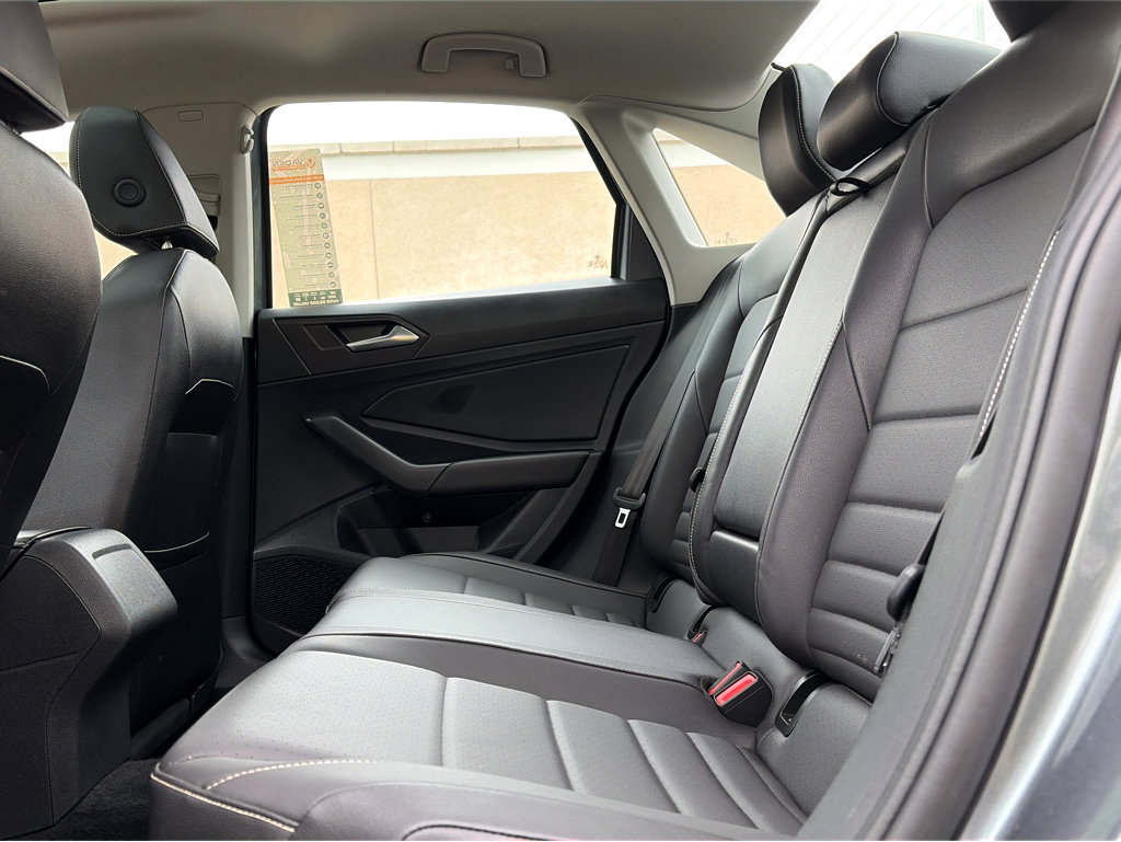 Used 2024 Volkswagen Jetta SE image 18