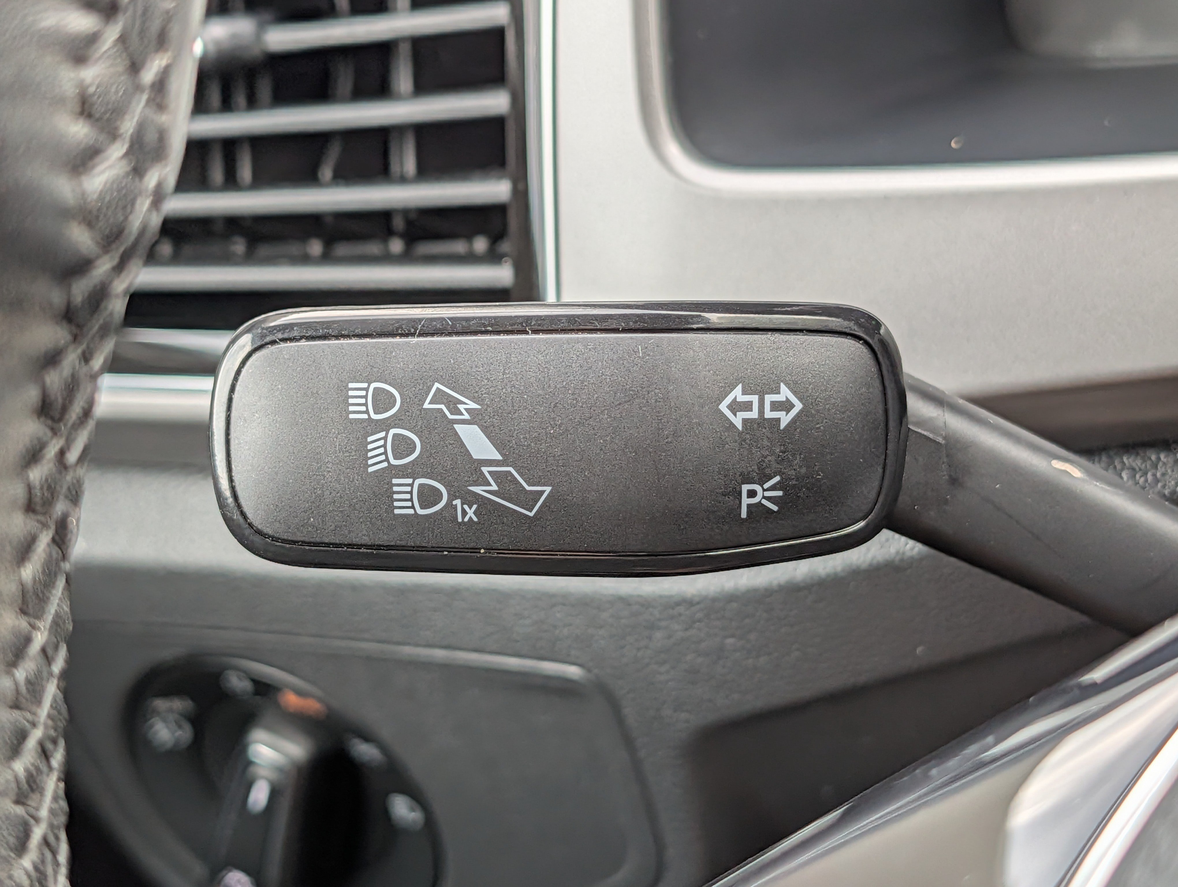 Used 2019 Volkswagen Atlas SEL AWD/4WD image 31