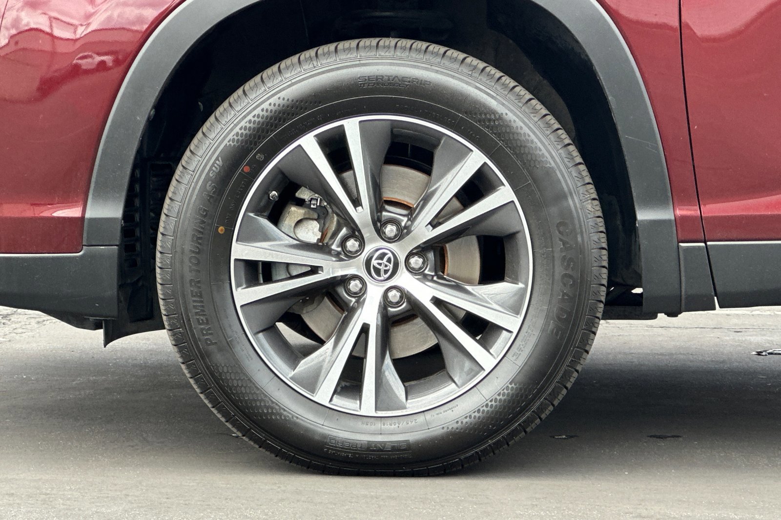 Certified 2019 Toyota Highlander Plus FWD image 26