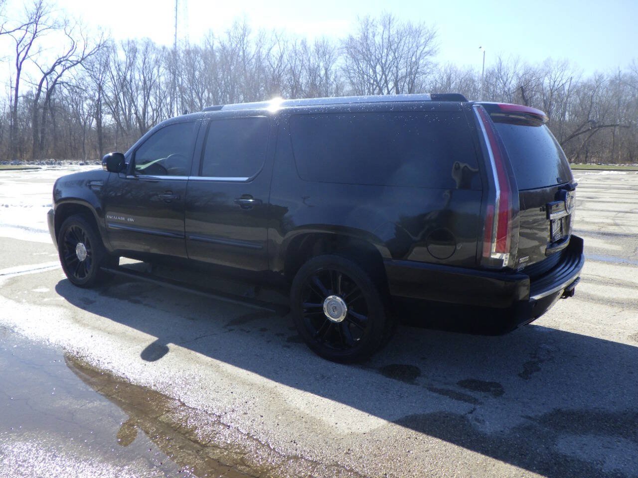 Used 2012 Cadillac Escalade ESV Premium AWD/4WD image 3