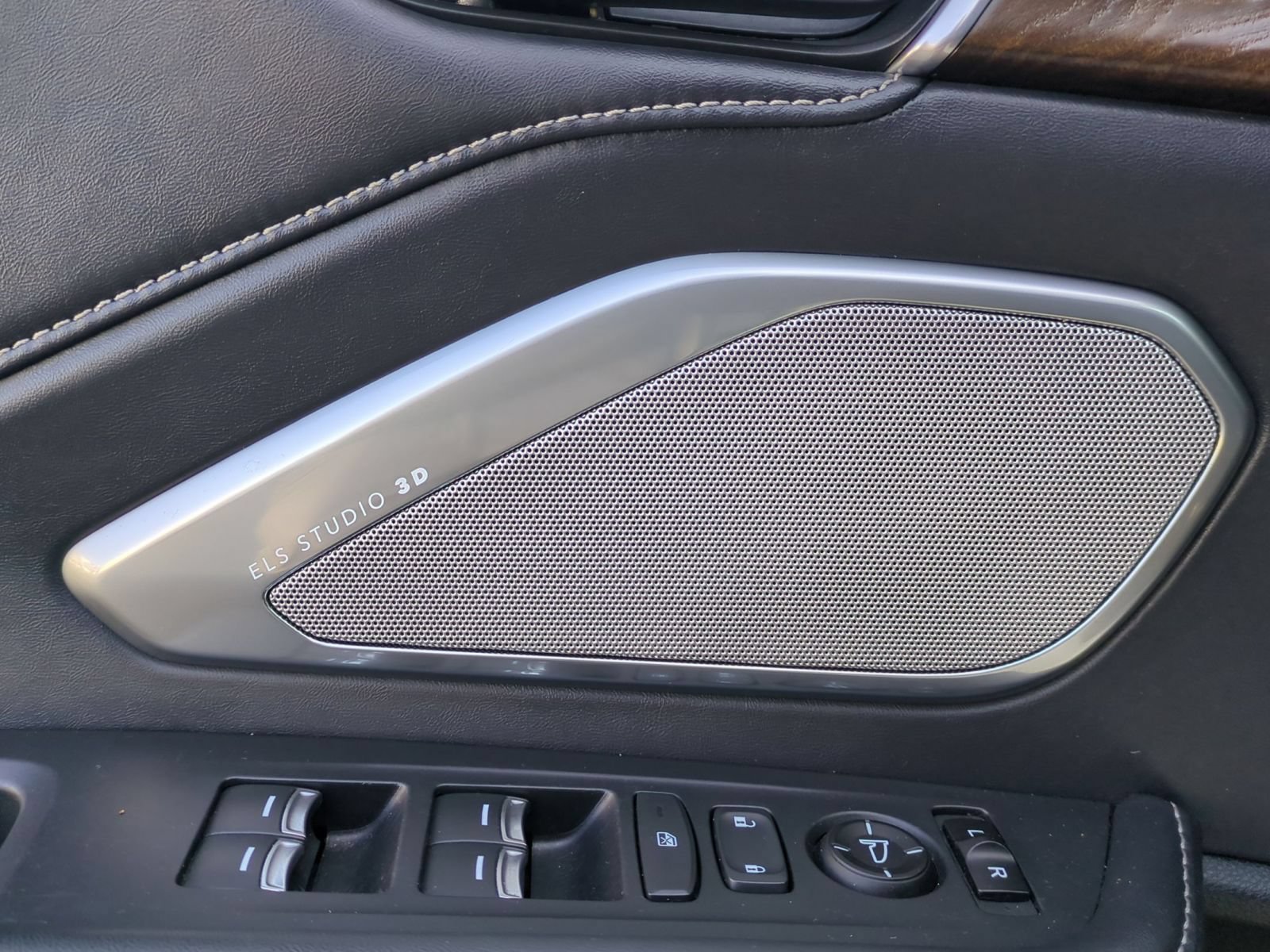 Used 2019 Acura RDX w/ Advance Package AWD/4WD image 13