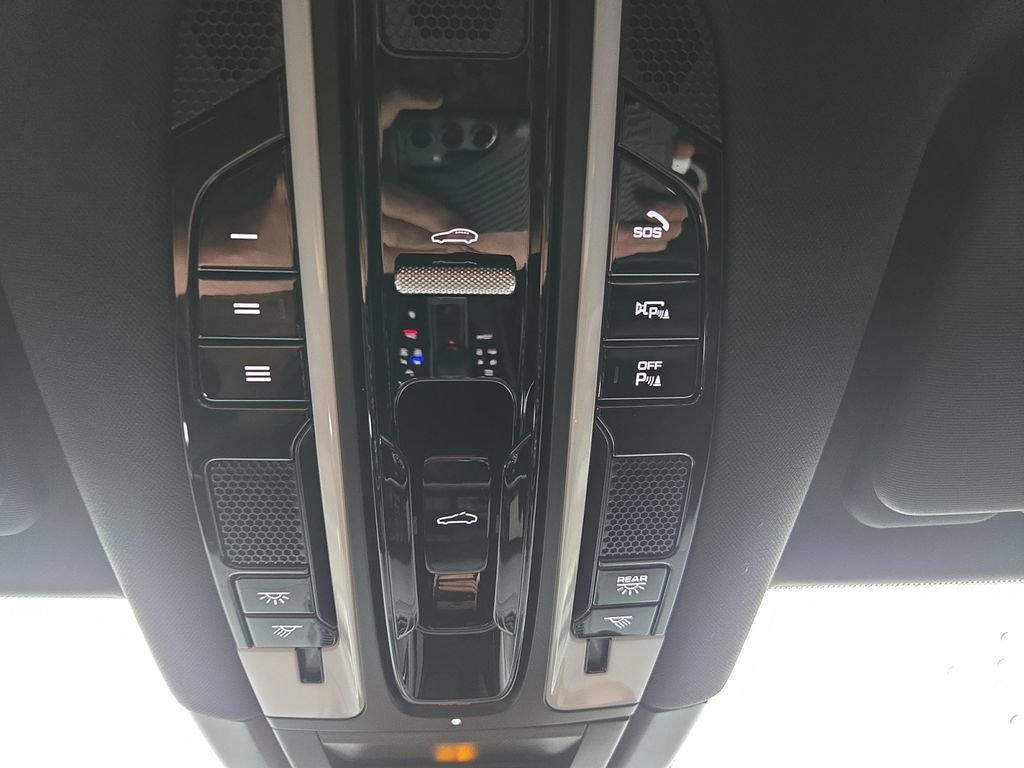Used 2019 Porsche Cayenne AWD/4WD image 28