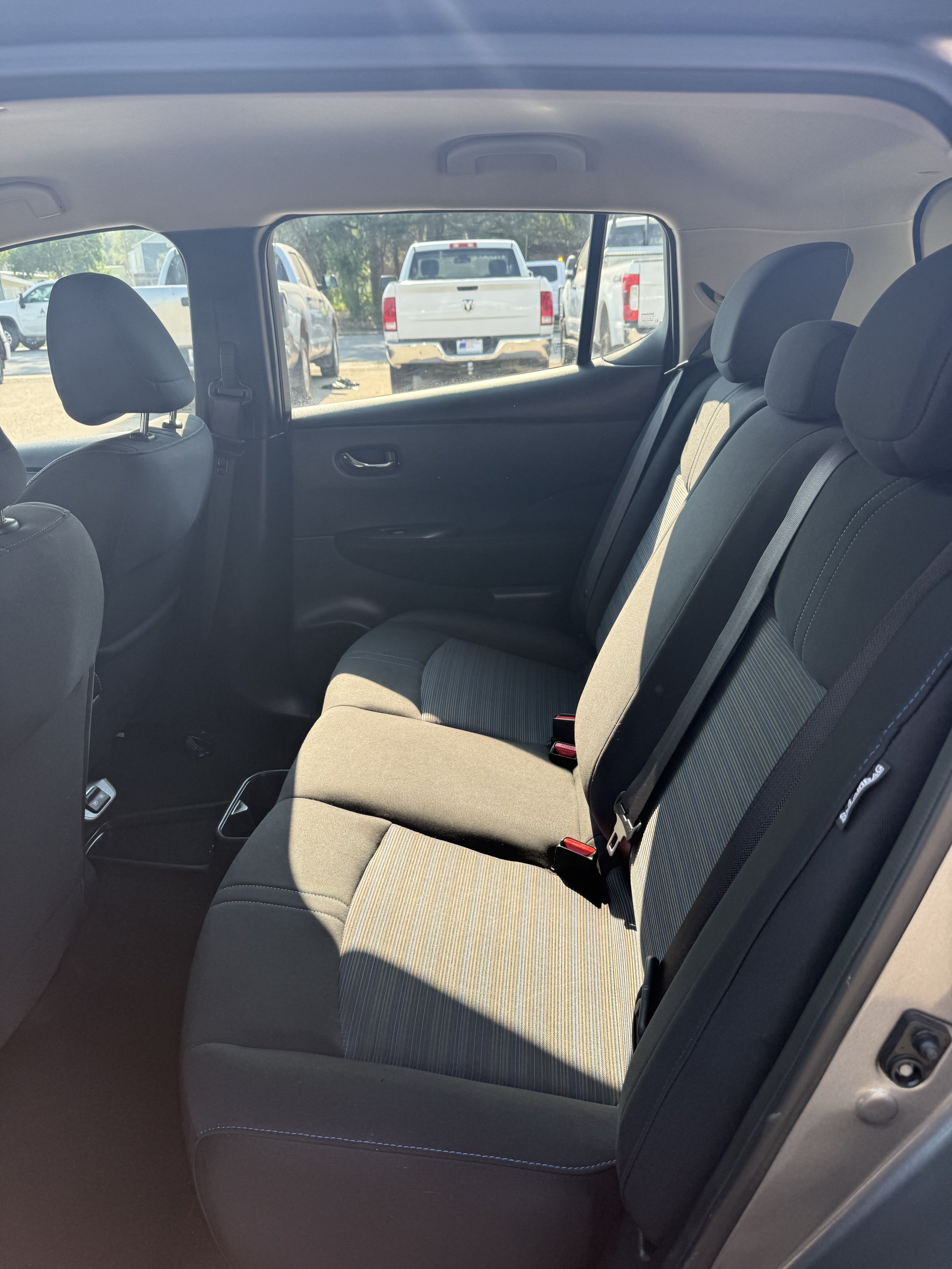 Used 2025 Nissan Leaf S FWD image 11