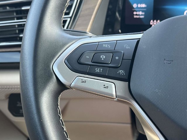 Used 2025 Volkswagen Atlas SE AWD/4WD image 27
