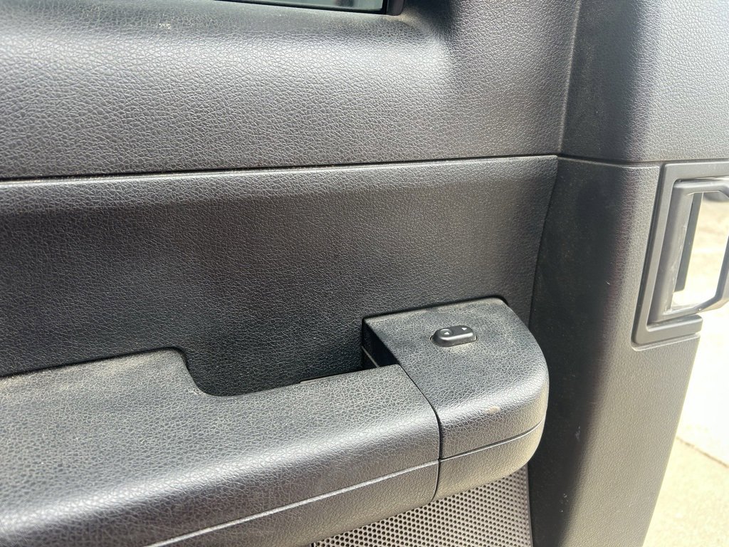 Used 2005 Ford F150 Lariat image 25