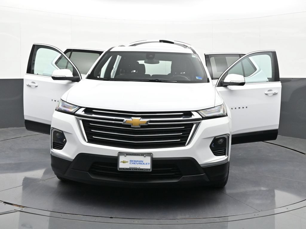 Used 2023 Chevrolet Traverse LT AWD/4WD image 44