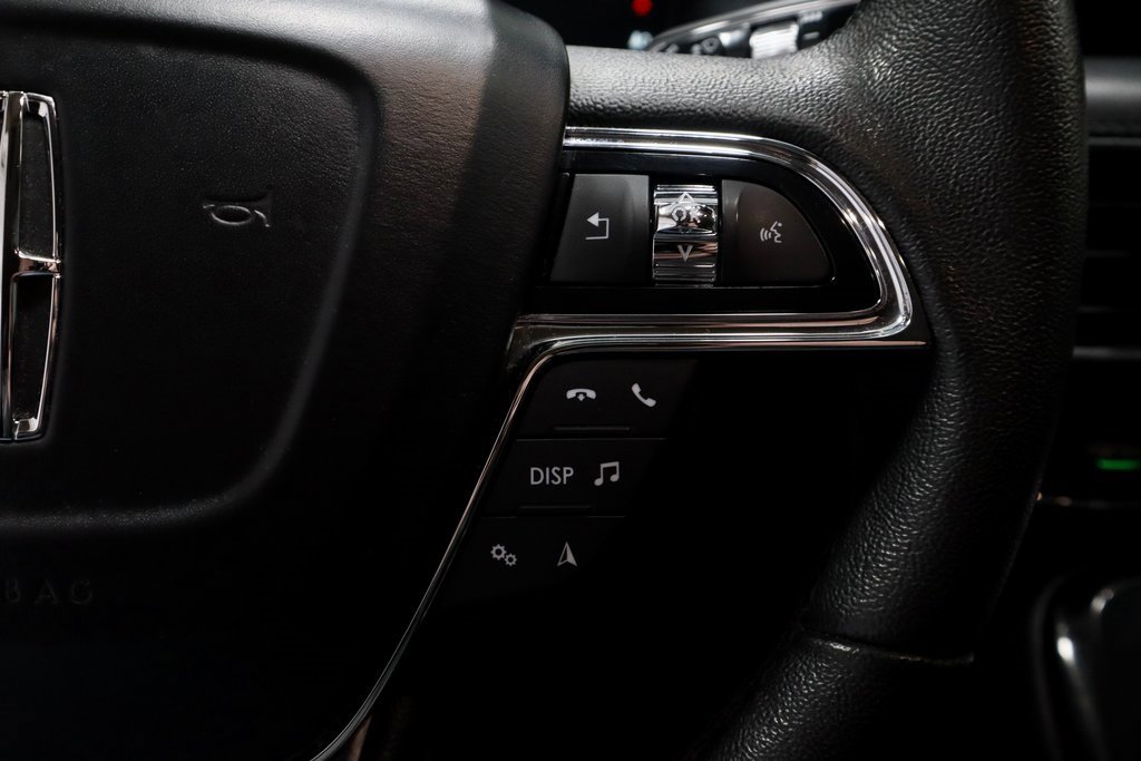 Used 2022 Lincoln Nautilus FWD w/ Premium Package image 31