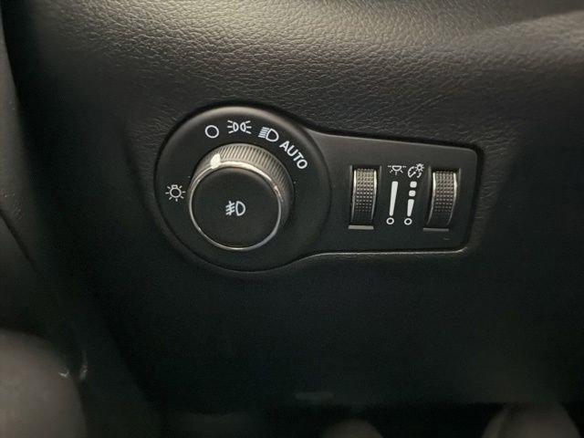 Used 2023 Jeep Compass Altitude w/ Sun and Sound Group image 31