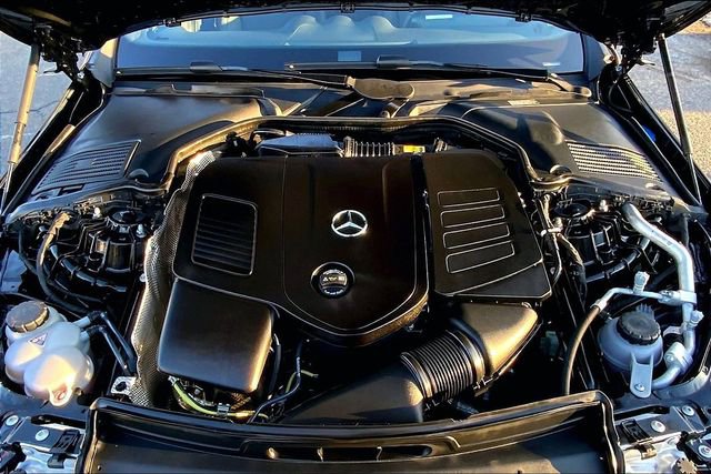 Used 2025 Mercedes-Benz C 300 4MATIC Sedan image 26