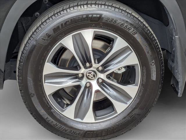 Used 2025 Toyota Highlander XLE image 27