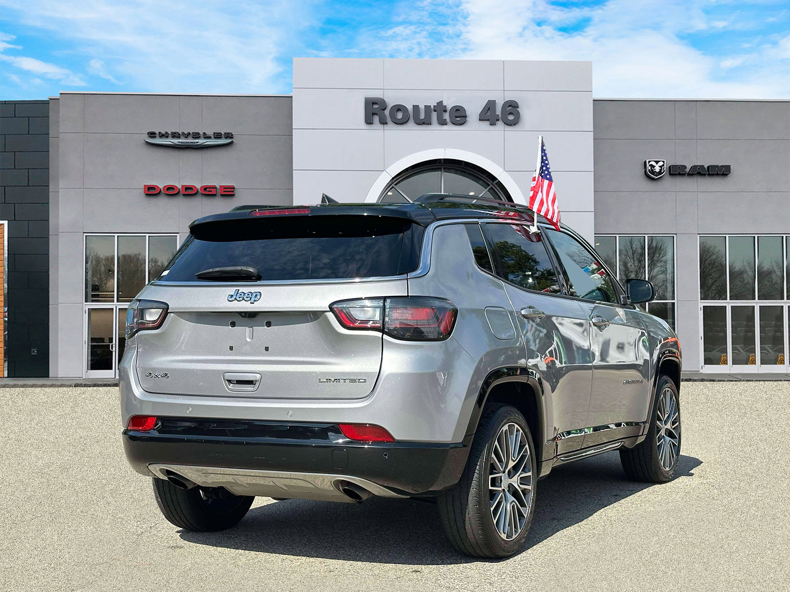 Used 2023 Jeep Compass Limited w/ Elite Group AWD/4WD image 5