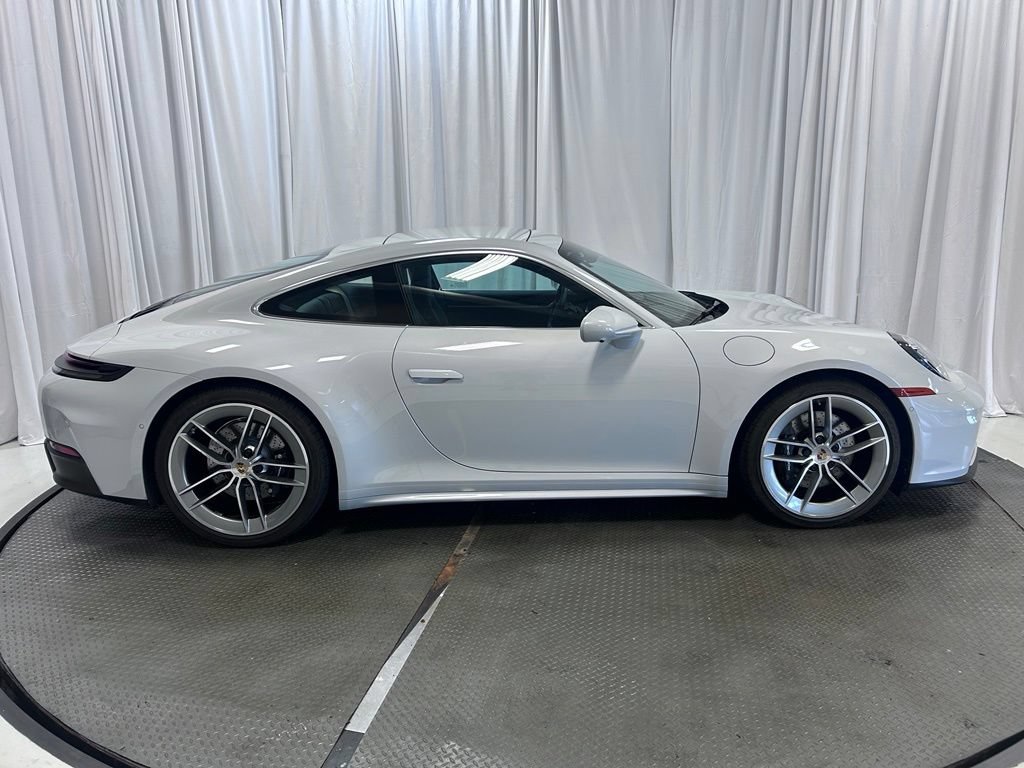 Certified 2025 Porsche 911 Carrera RWD image 29