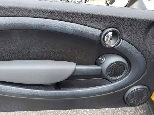 Used 2009 MINI Cooper Hardtop image 11