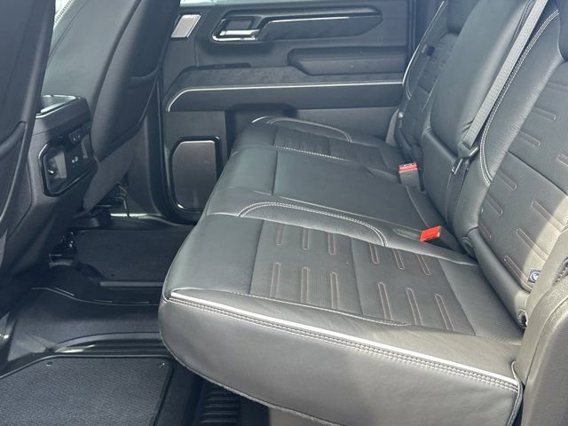 Used 2025 GMC Sierra 2500 AT4X image 21