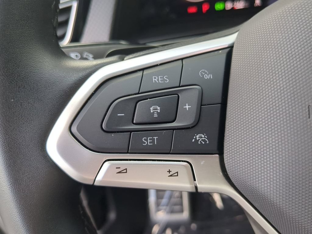 Certified 2025 Volkswagen Atlas Peak Edition SE AWD/4WD image 31