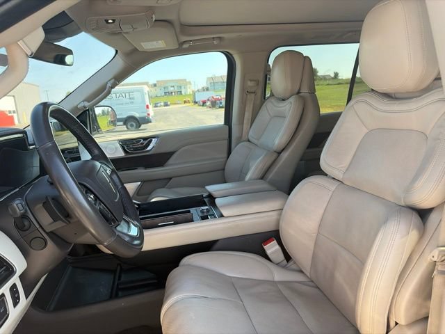 Used 2020 Lincoln Navigator L Reserve w/ Luxury Package AWD/4WD image 8