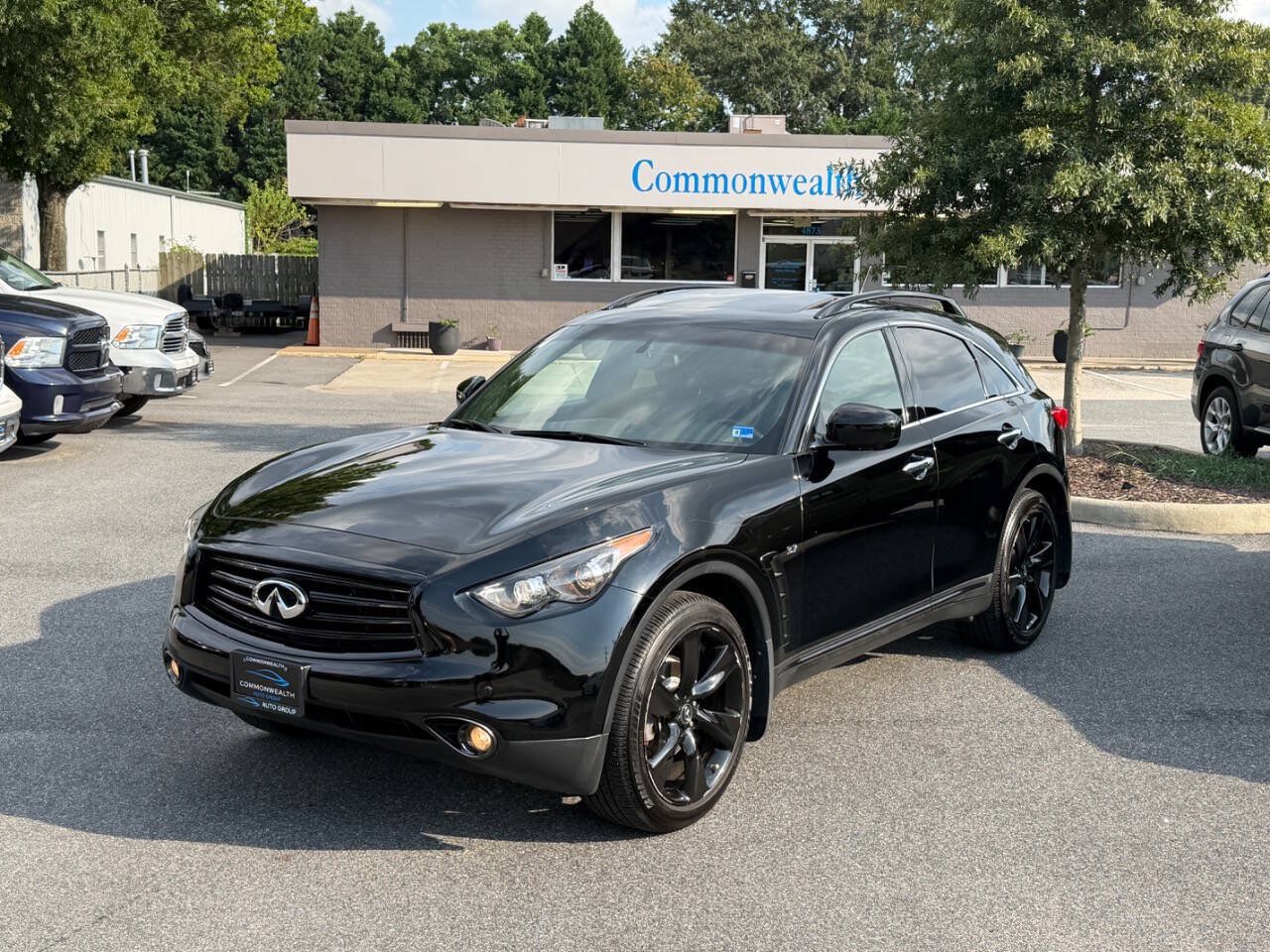 Used 2015 INFINITI QX70 AWD w/ Premium Package image 5
