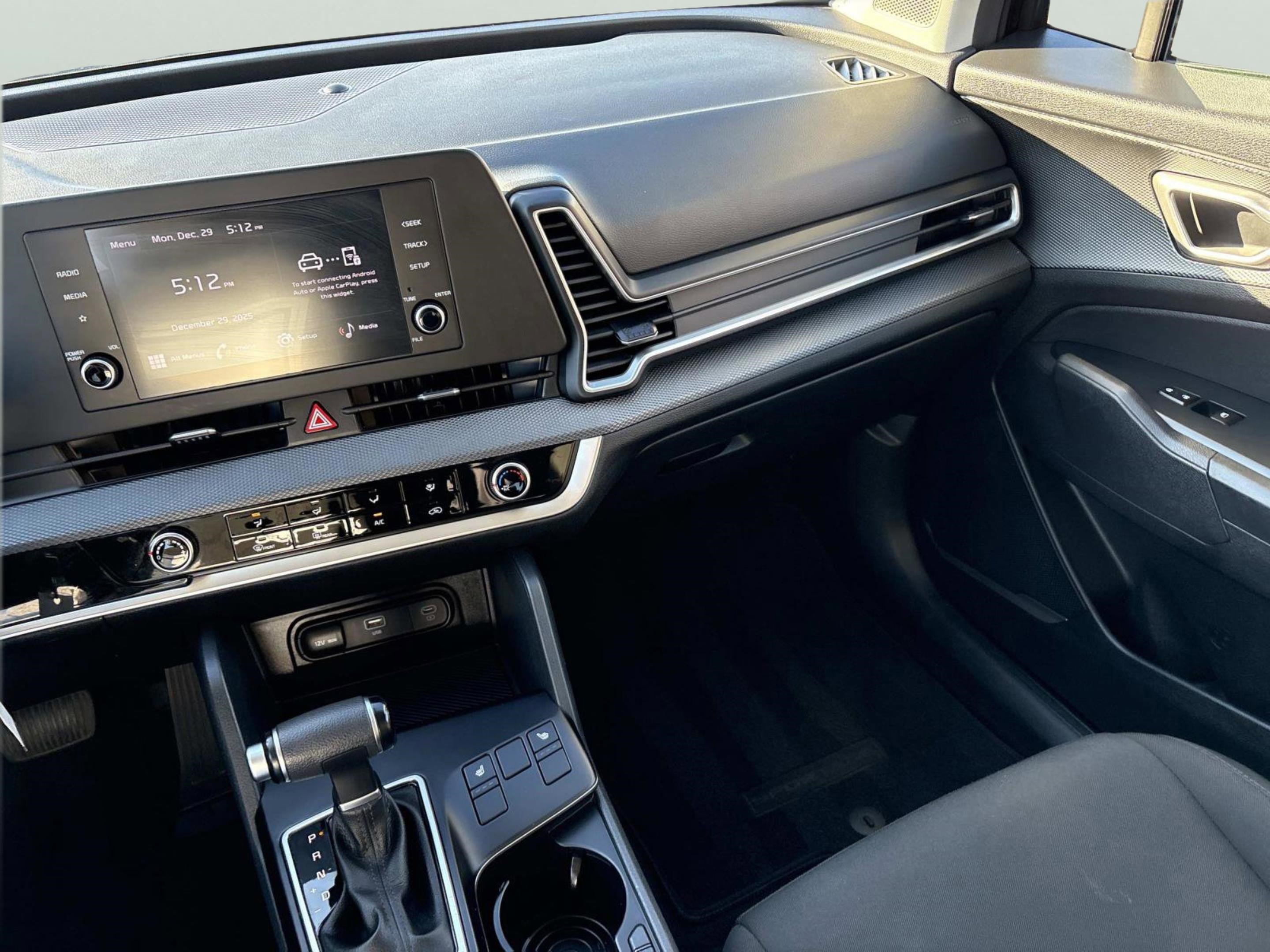 Used 2024 Kia Sportage LX image 14