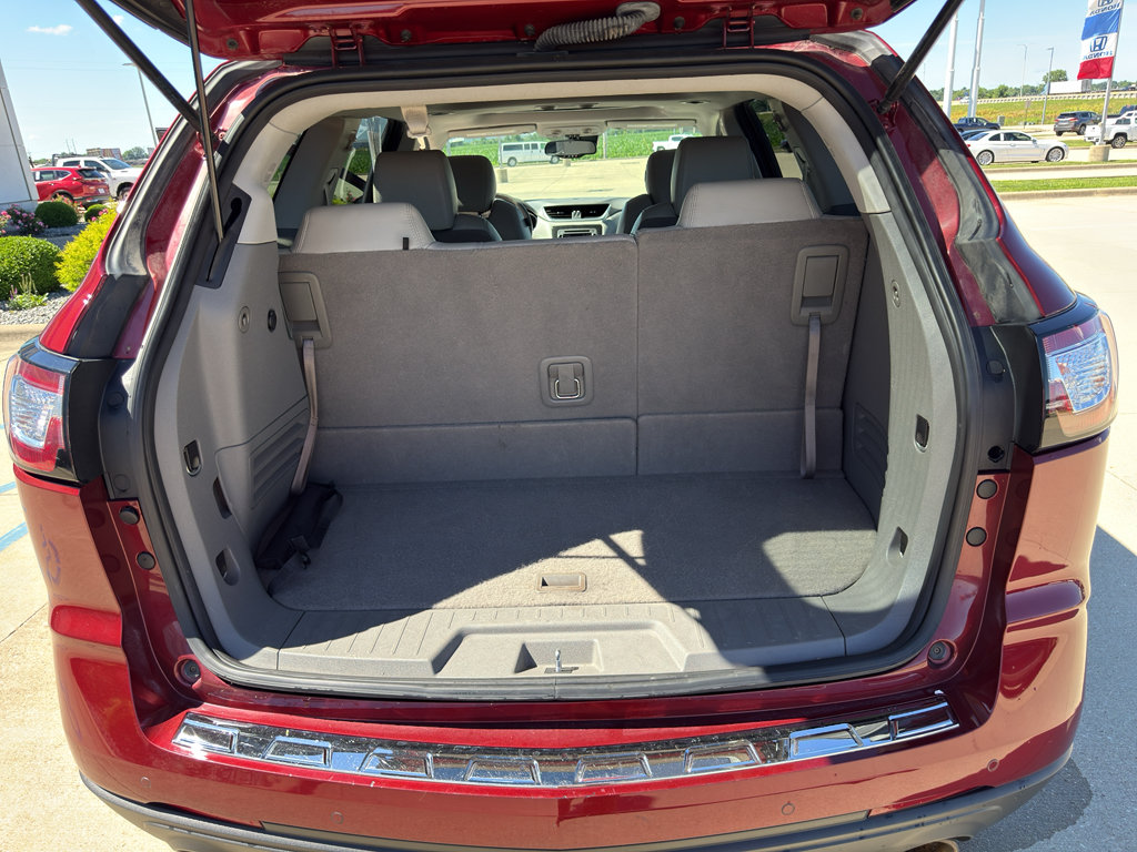Used 2016 Chevrolet Traverse LTZ FWD image 17