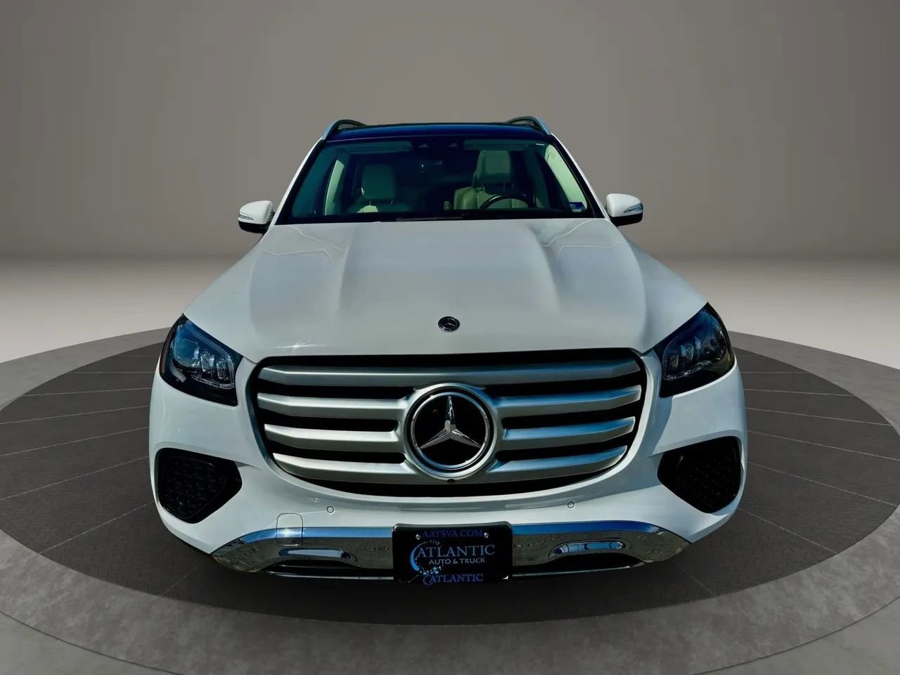 Used 2024 Mercedes-Benz GLS 450 4MATIC image 7