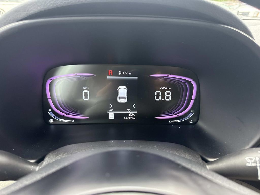 Used 2025 Kia Soul LX w/ LX Technology Package FWD image 31