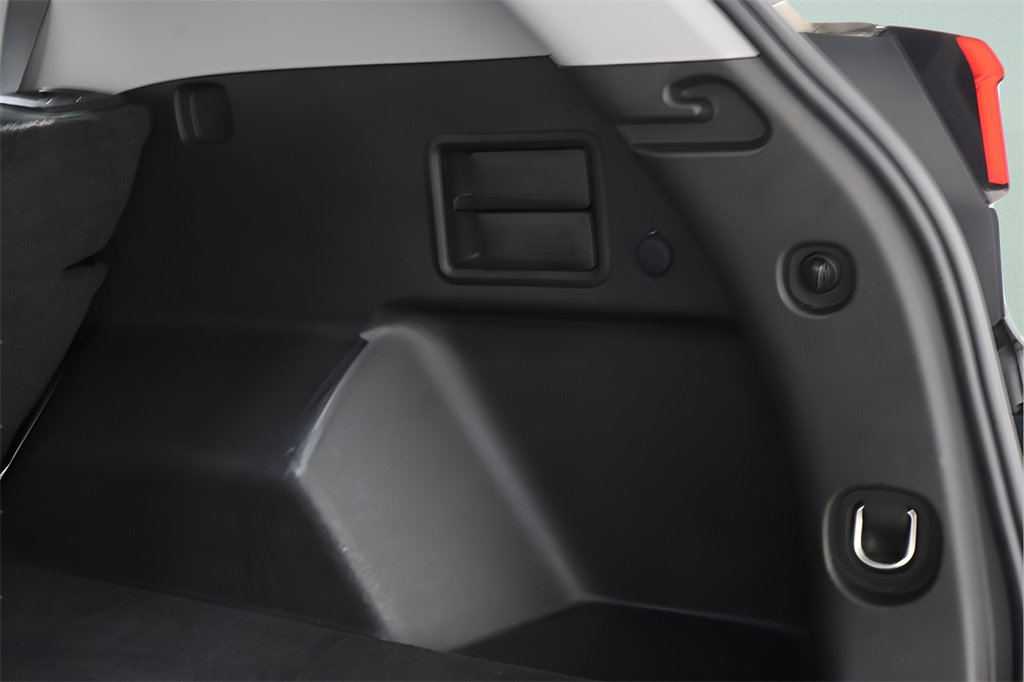 Used 2022 GMC Terrain SLT w/ Tech Package image 29