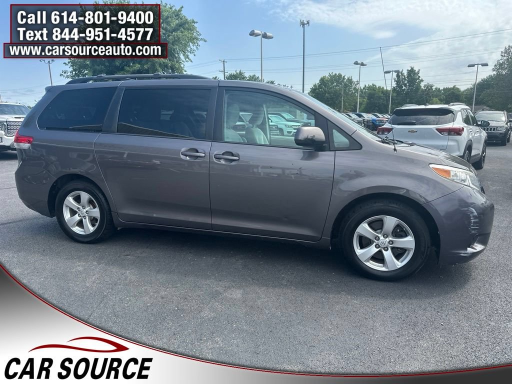 Used 2013 Toyota Sienna LE w/ Towing Pkg FWD image 10