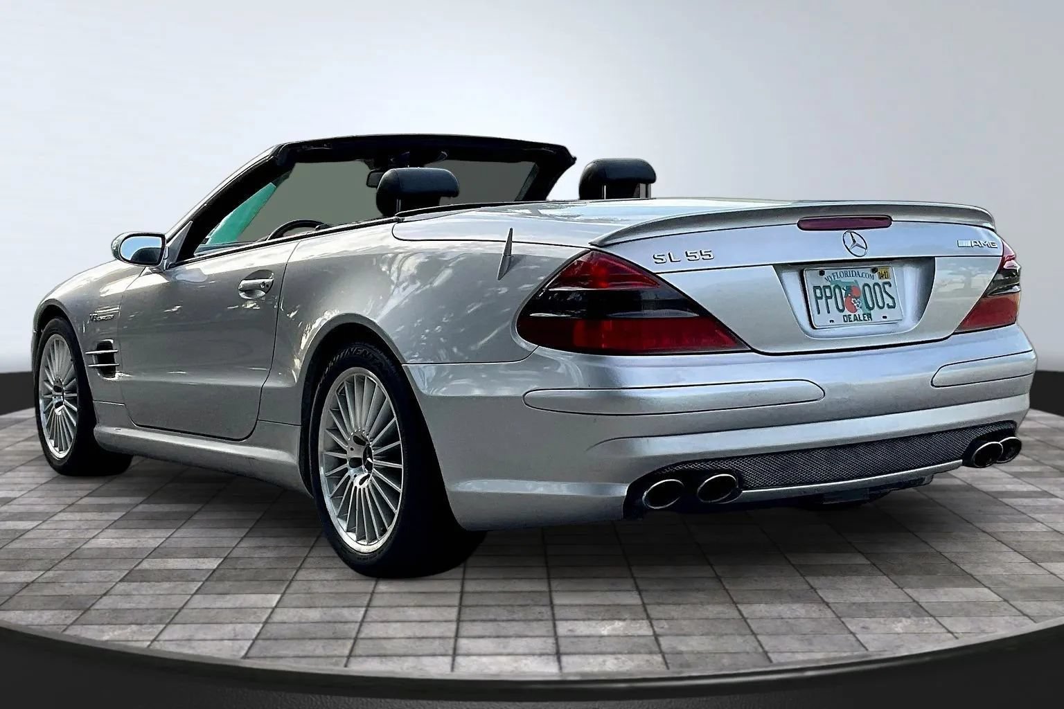 Used 2004 Mercedes-Benz SL 55 AMG image 4