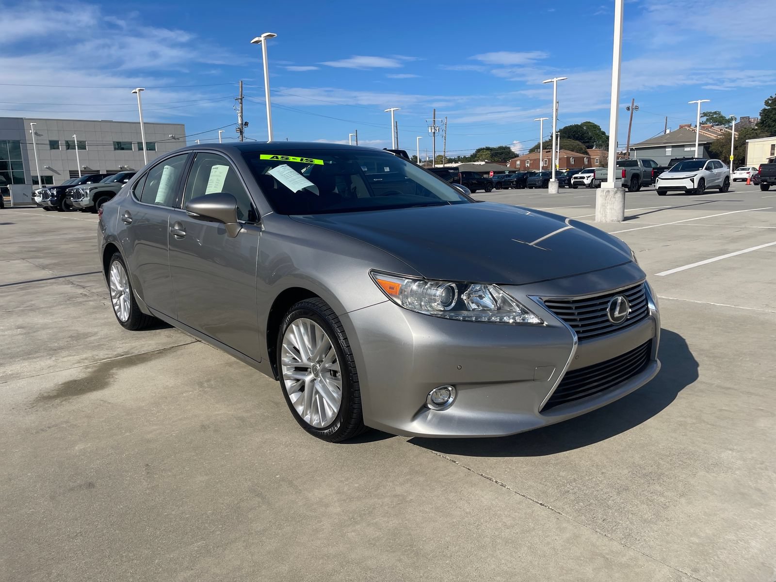 Used 2015 Lexus ES 350 w/ Ultra Luxury Package FWD image 8