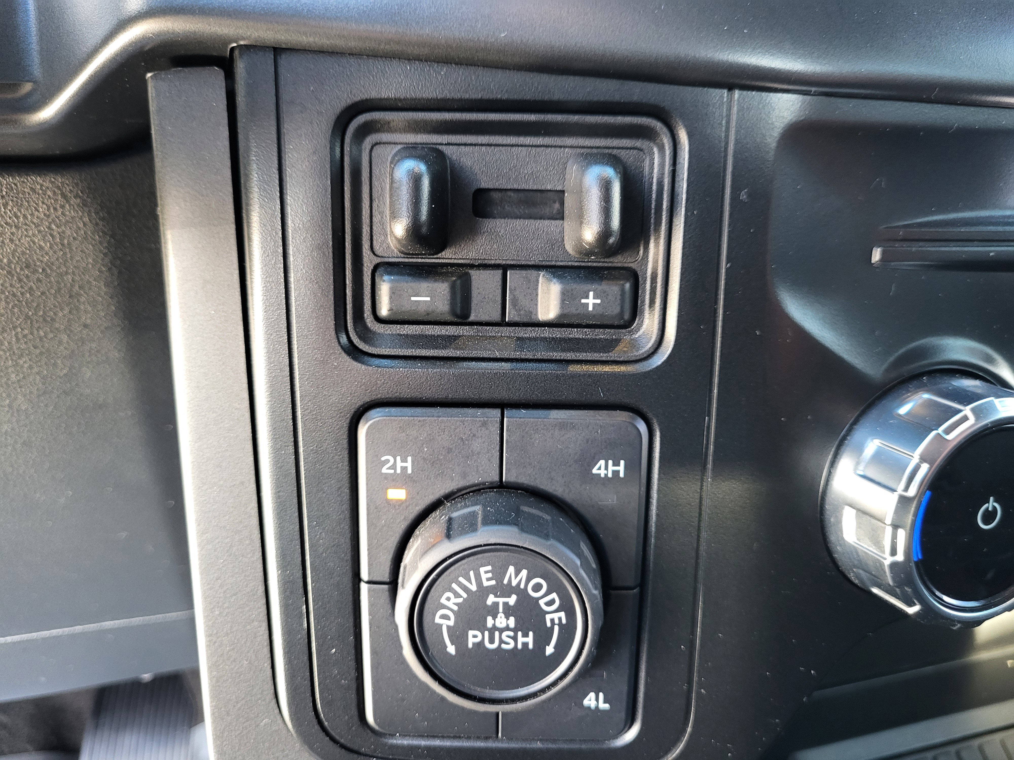 Used 2024 Ford F150 XLT w/ Equipment Group 302A MID image 21