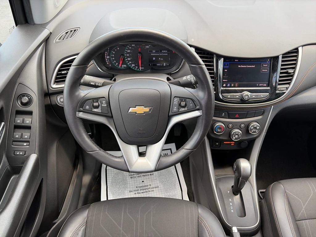 Used 2022 Chevrolet Trax LT w/ Midnight Edition AWD/4WD image 11