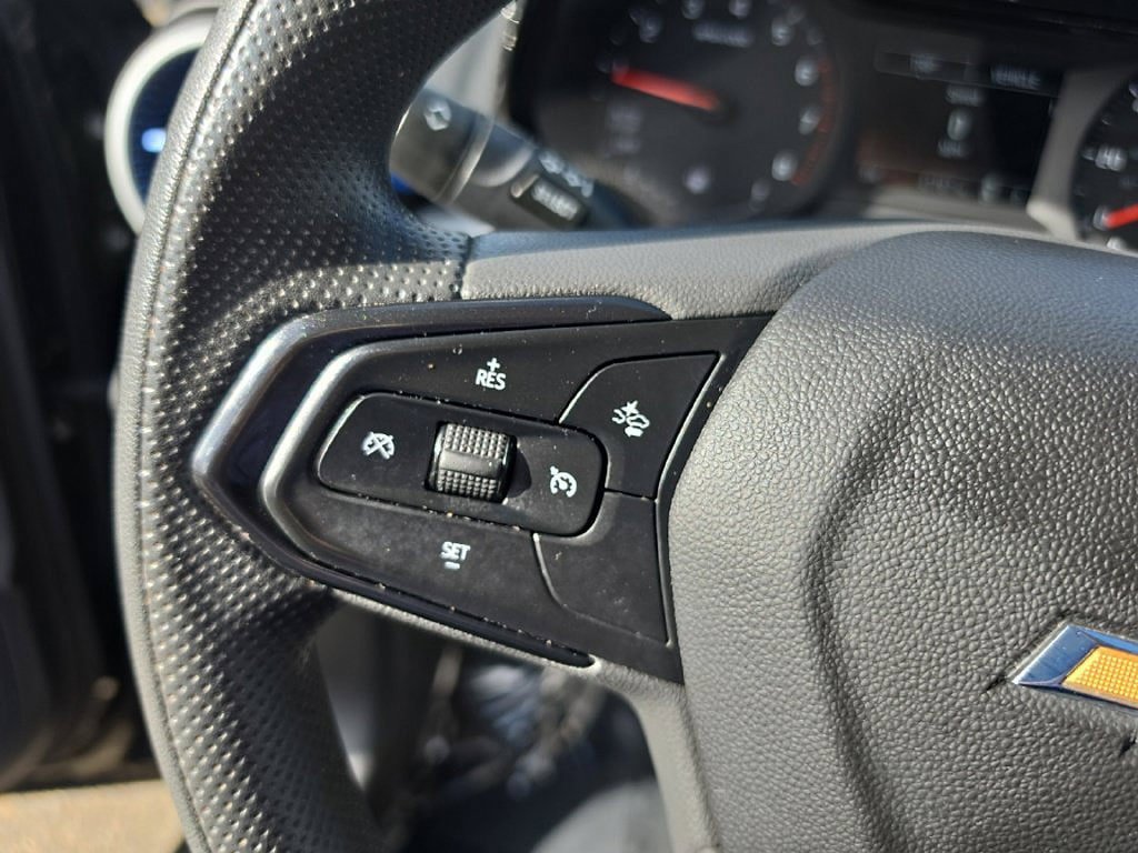 Used 2025 Chevrolet Trax LS w/ LS Convenience Package FWD image 10
