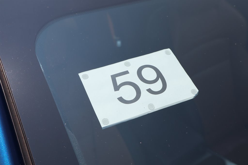 Used 2013 Jaguar XF R RWD image 15