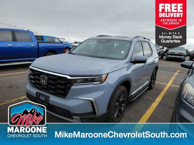 Used 2025 Honda Pilot Touring image 1