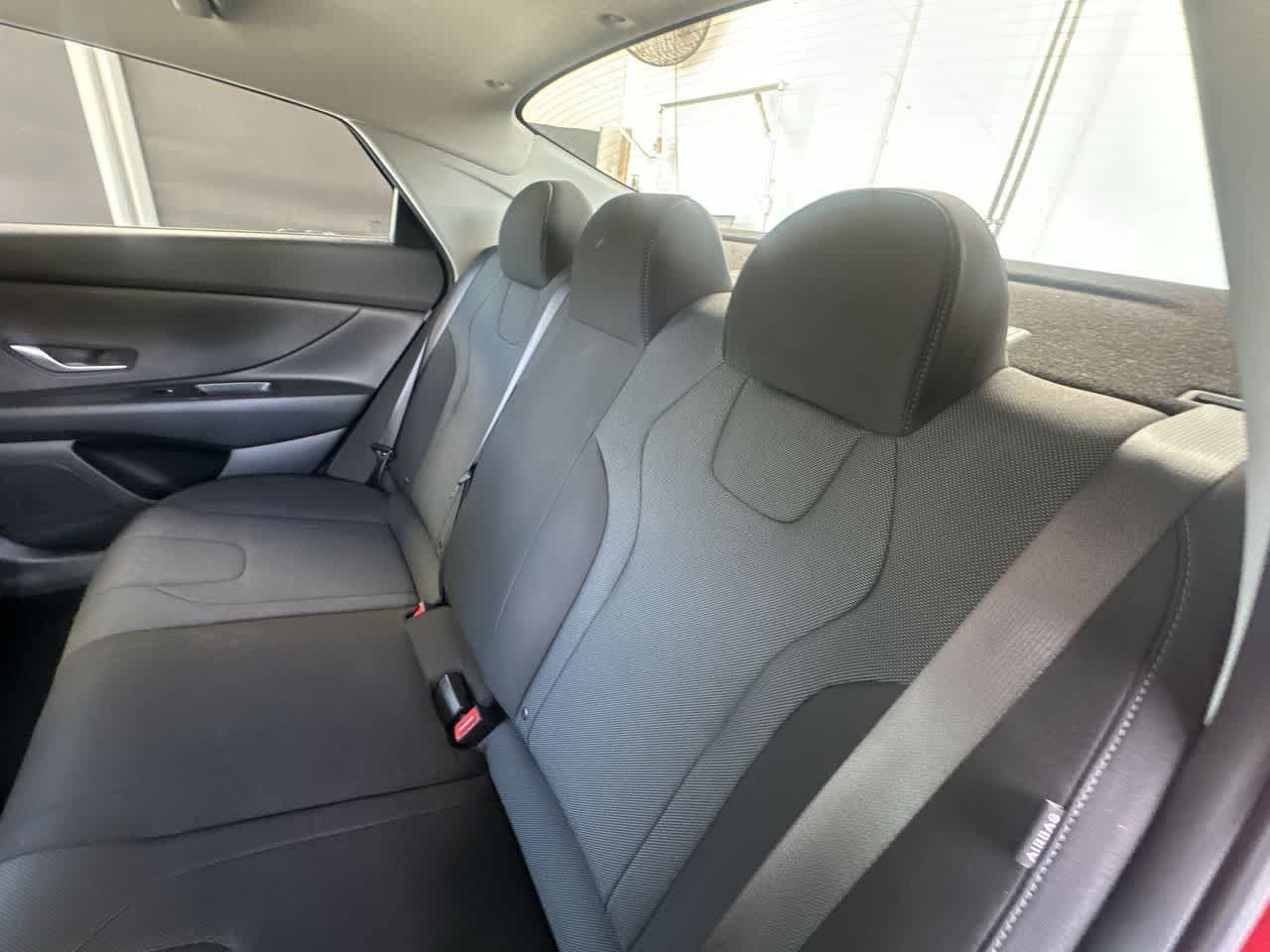Used 2026 Hyundai Elantra SE FWD image 22