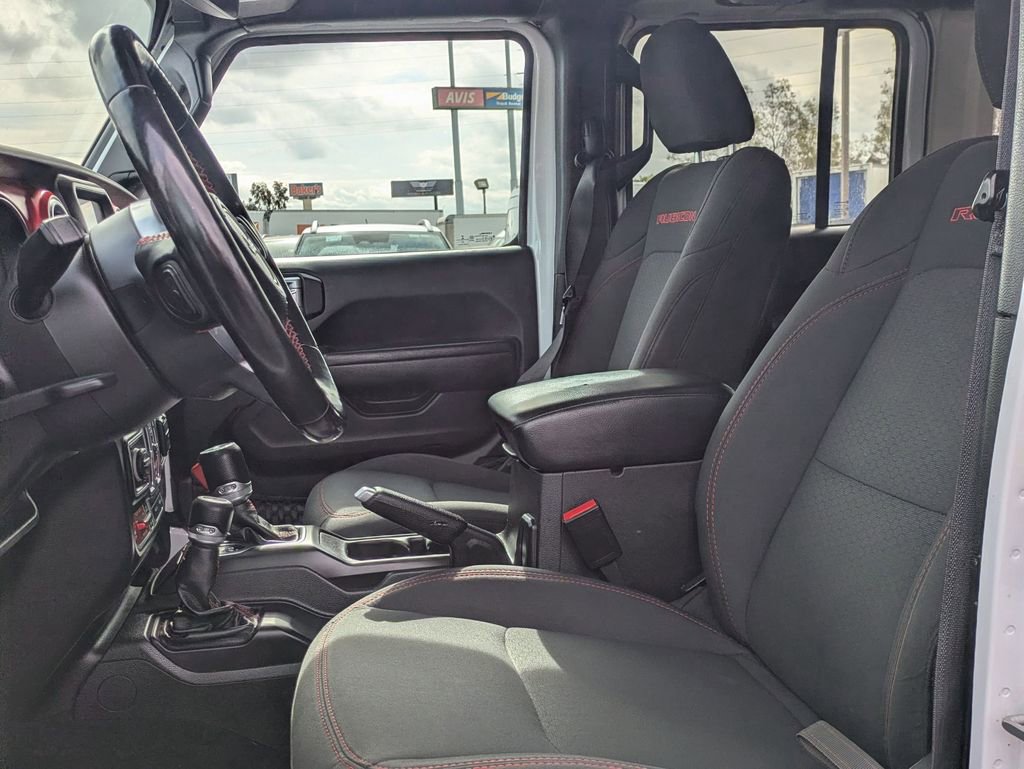 Used 2022 Jeep Wrangler Unlimited Rubicon w/ Cold Weather Group AWD/4WD image 17