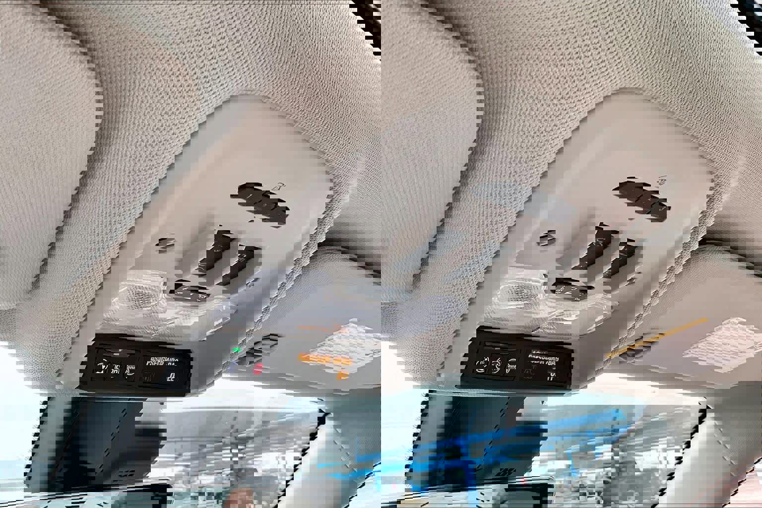 Used 2025 Buick Encore GX Avenir w/ Avenir Technology Package image 34