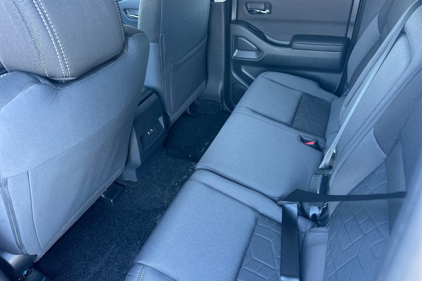 New 2026 Nissan Frontier SV w/ Tow Package RWD image 9