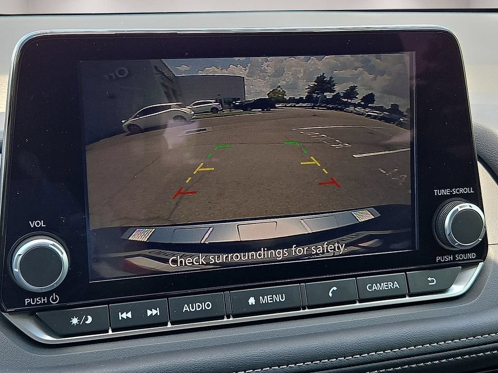 Used 2025 Nissan Rogue SV FWD image 15