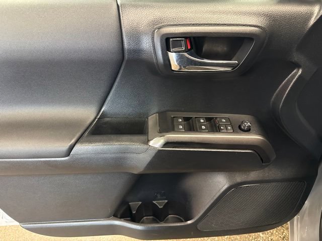 Used 2019 Toyota Tacoma TRD Off-Road AWD/4WD image 10