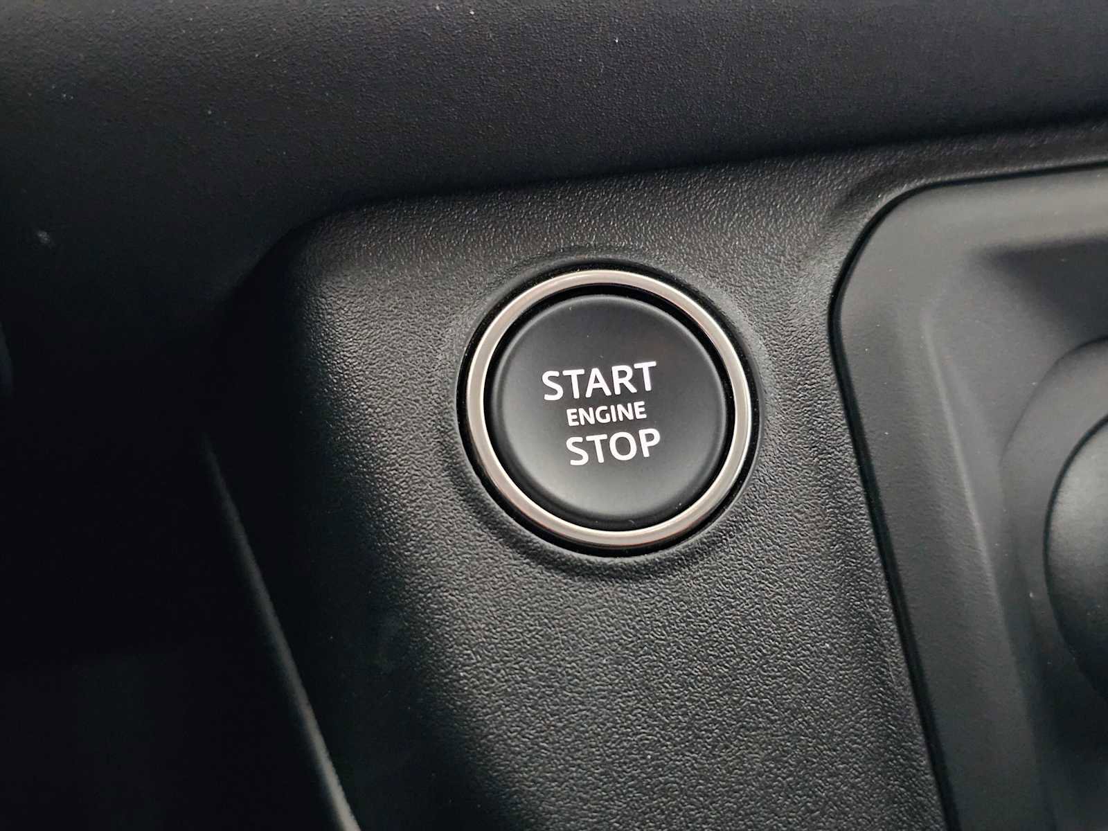 New 2024 Land Rover Defender 110 S image 28