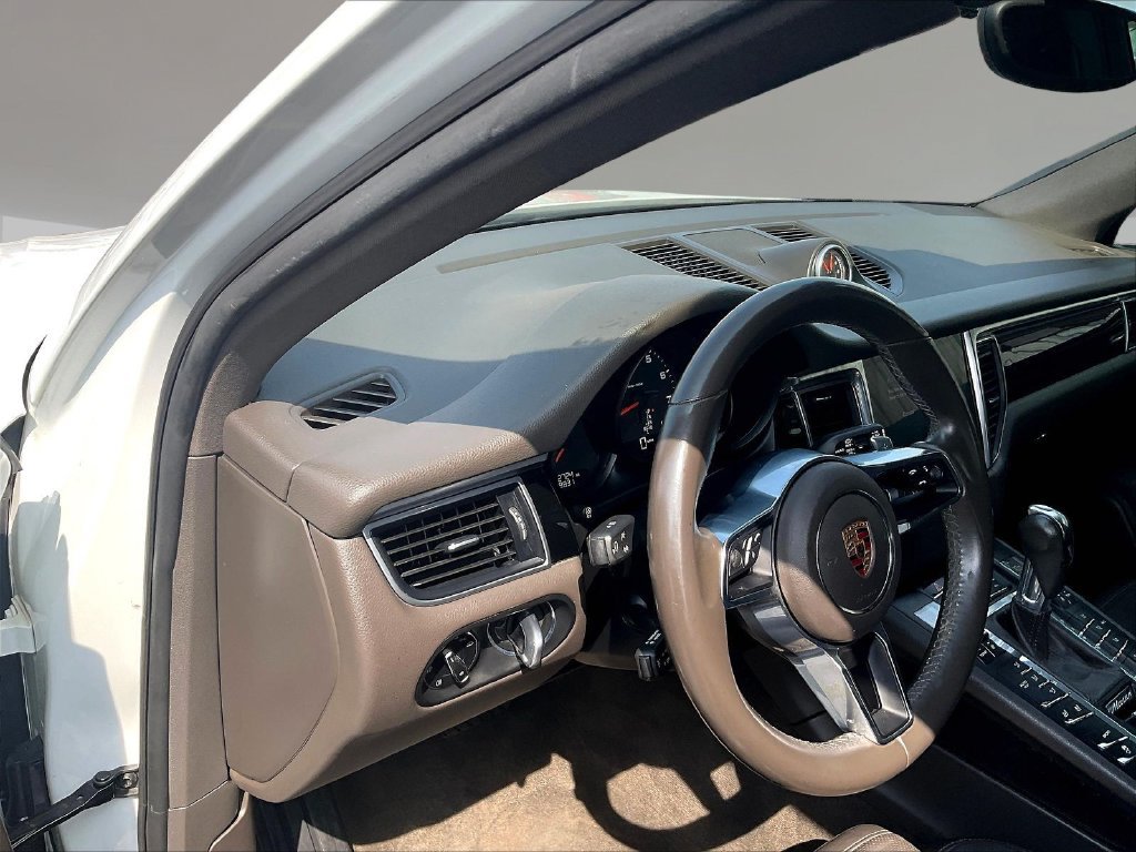 Used 2018 Porsche Macan AWD/4WD image 15